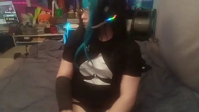 Snapshot of AshThaSissy chatting on 09.11.25 AshThaSissy online show from 09.11.25