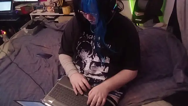 Snapshot of AshThaSissy chatting on 10.18.25 AshThaSissy online show from 10.18.25