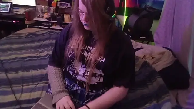 Snapshot of AshThaSissy chatting on 10.28.25 AshThaSissy online show from 10.28.25