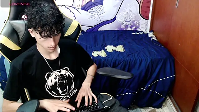 Snapshot of johnny_cagee chatting on 12.13.24 johnny cagee online show from 12.13.24
