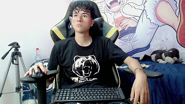 Snapshot of johnny_cagee chatting on 12.20.24 johnny cagee online show from 12.20.24