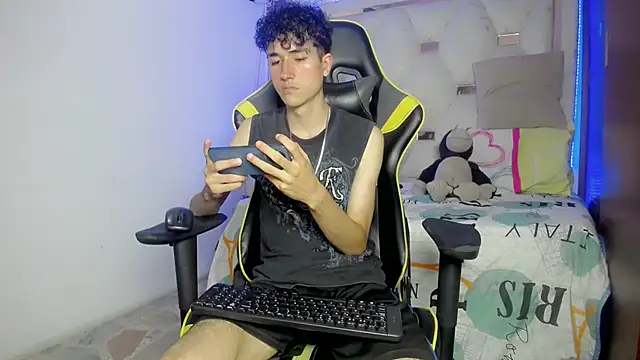 johnny cagee online show from 11.24.25