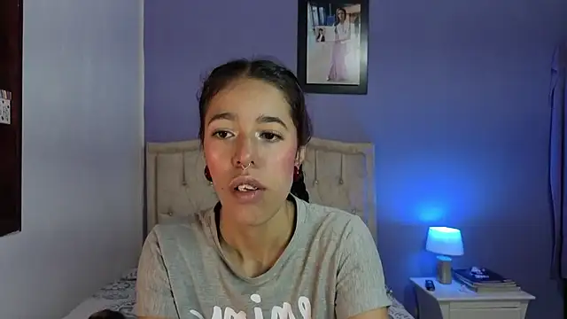 Snapshot of stephania_t chatting on 04.23.26 stephania t online show from 04.23.26