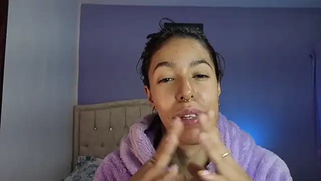 Snapshot of stephania_t chatting on 05.13.26 stephania t online show from 05.13.26