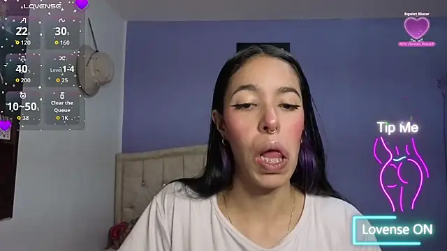 Snapshot of stephania_t chatting on 05.25.26 stephania t online show from 05.25.26