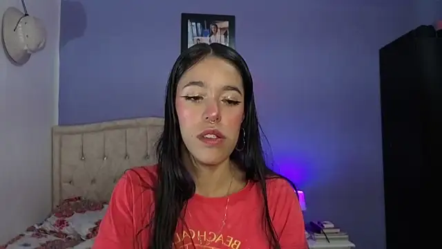 Snapshot of stephania_t chatting on 05.26.26 stephania t online show from 05.26.26