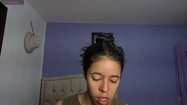 Snapshot of stephania_t chatting on 06.04.26 stephania t online show from 06.04.26
