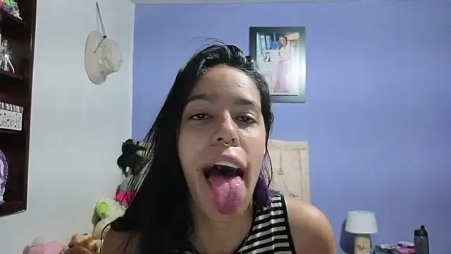 Snapshot of stephania_t chatting on 07.11.26 stephania t online show from 07.11.26