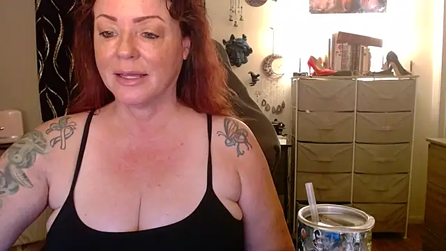 Snapshot of Nikkimastersgirl1091 chatting on 05.02.26 Nikkimastersgirl1091 online show from 05.02.26