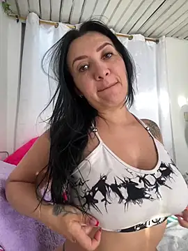 juliamond online show from 03.07.25