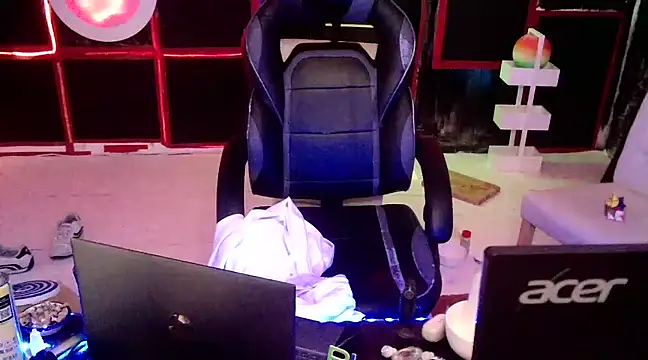 Snapshot of unclestefansdick chatting on 12.27.24 unclestefansdick online show from 12.27.24