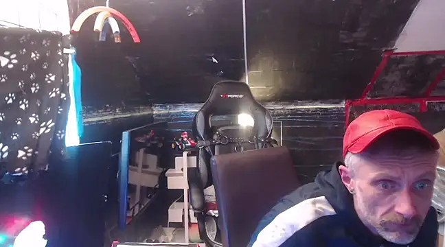 Snapshot of unclestefansdick chatting on 01.03.25 unclestefansdick online show from 01.03.25