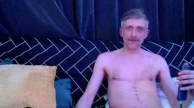 Snapshot of unclestefansdick chatting on 02.25.25 unclestefansdick online show from 02.25.25