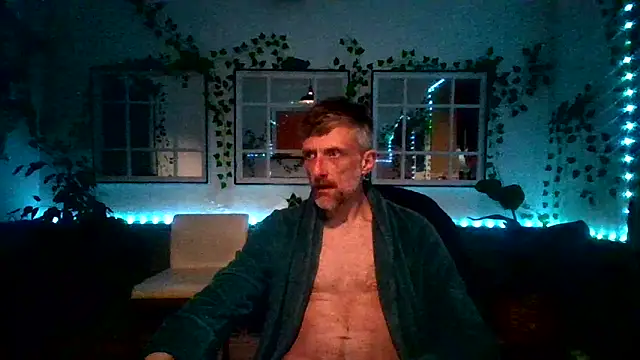 Snapshot of unclestefansdick chatting on 03.06.25 unclestefansdick online show from 03.06.25