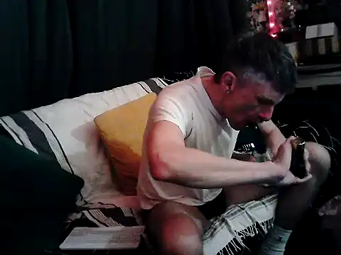 Snapshot of unclestefansdick chatting on 03.12.25 unclestefansdick online show from 03.12.25