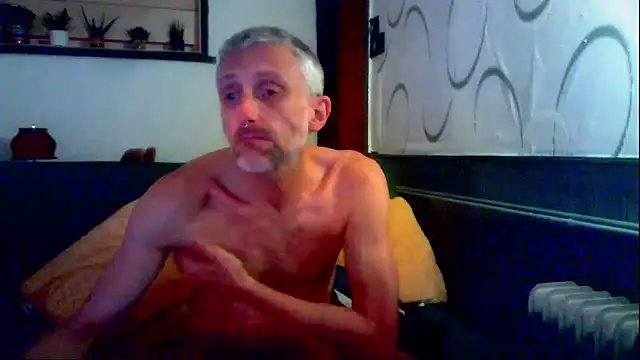 Snapshot of unclestefansdick chatting on 09.15.25 unclestefansdick online show from 09.15.25