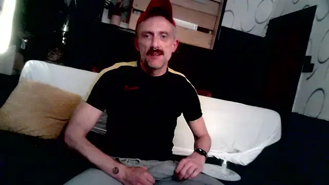 Snapshot of unclestefansdick chatting on 10.09.25 unclestefansdick online show from 10.09.25