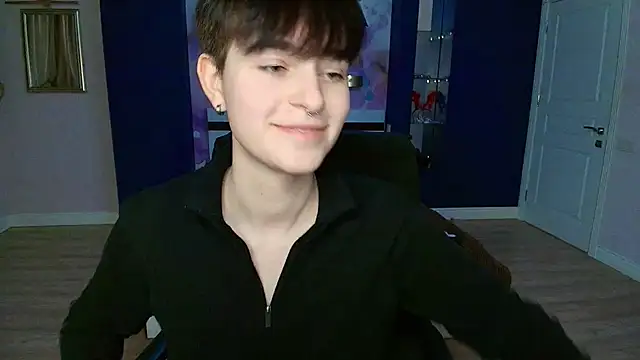 Snapshot of EmiliaYours chatting on 01.06.25 EmiliaYours online show from 01.06.25
