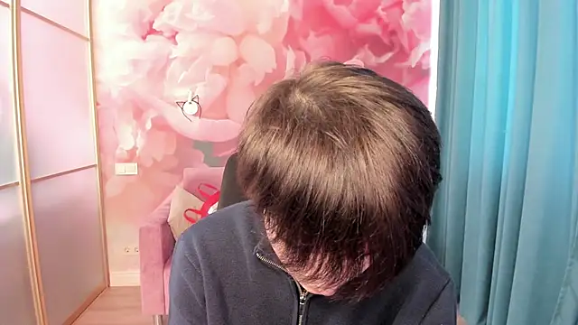 Snapshot of EmiliaYours chatting on 01.17.25 EmiliaYours online show from 01.17.25