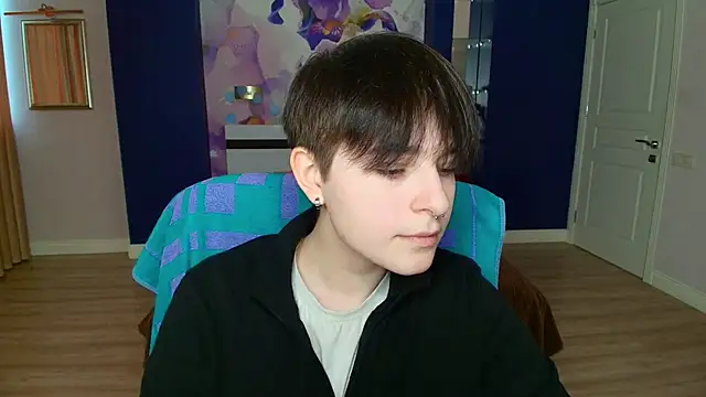 Snapshot of EmiliaYours chatting on 02.01.25 EmiliaYours online show from 02.01.25