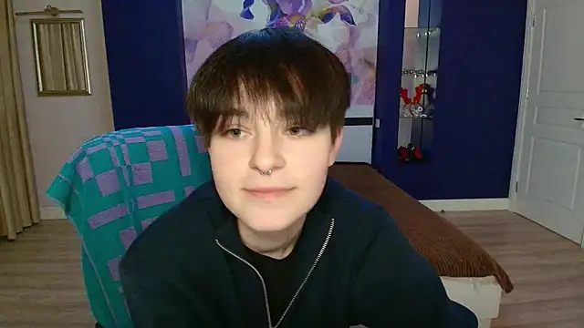 Snapshot of EmiliaYours chatting on 02.16.25 EmiliaYours online show from 02.16.25