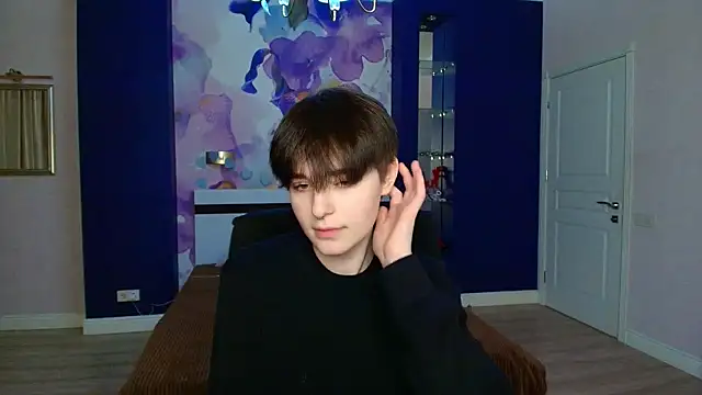 Snapshot of EmiliaYours chatting on 02.18.25 EmiliaYours online show from 02.18.25