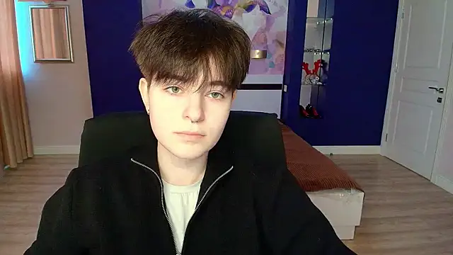 Snapshot of EmiliaYours chatting on 03.01.25 EmiliaYours online show from 03.01.25