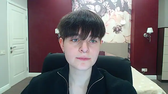 Snapshot of EmiliaYours chatting on 03.04.25 EmiliaYours online show from 03.04.25