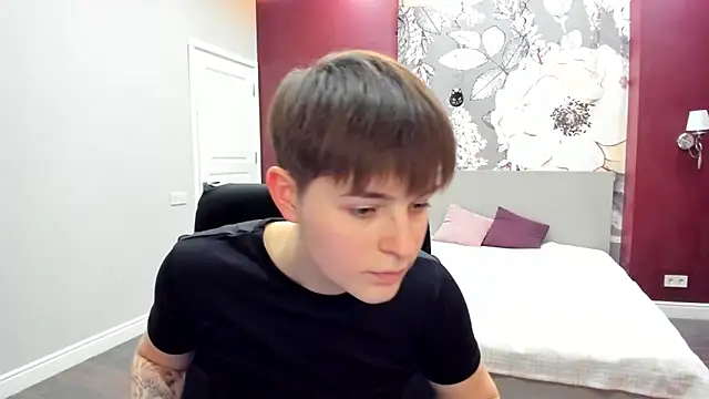 EmiliaYours online show from 02.09.26