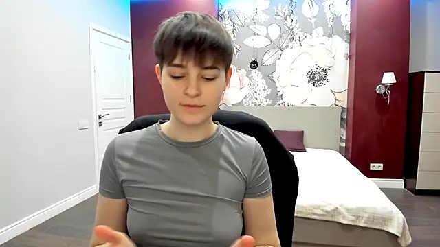 EmiliaYours online show from 02.17.26