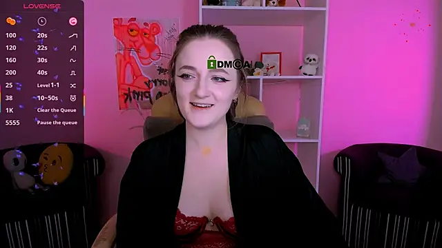 Snapshot of luna_berryy chatting on 09.26.25 luna berryy online show from 09.26.25
