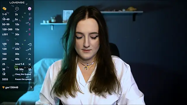 luna berryy online show from 11.10.25