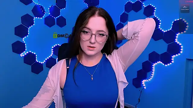 luna berryy online show from 12.02.25