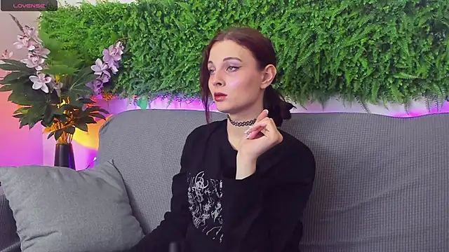 AprilAvery online show from 03.18.25