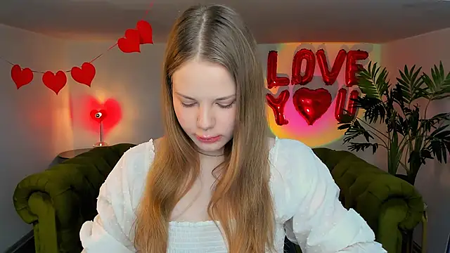 Snapshot of holy_kitty chatting on 03.11.25 holy kitty online show from 03.11.25