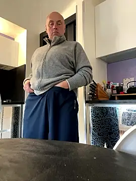 Snapshot of pantomax chatting on 12.02.24 pantomax online show from 12.02.24