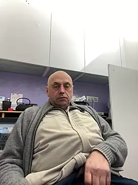 Snapshot of pantomax chatting on 12.06.24 pantomax online show from 12.06.24