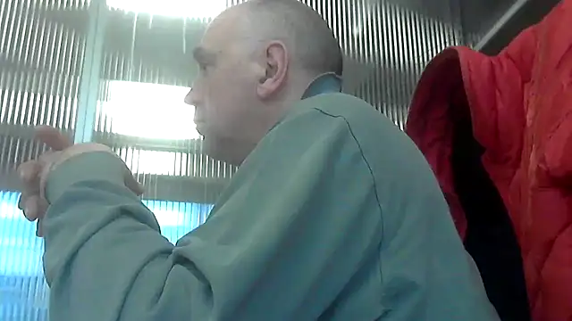 Snapshot of pantomax chatting on 12.13.24 pantomax online show from 12.13.24