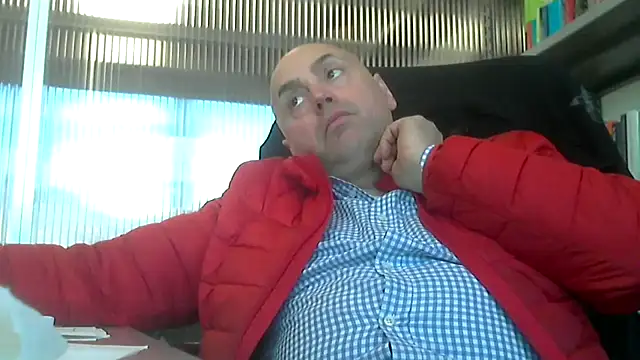 Snapshot of pantomax chatting on 02.16.25 pantomax online show from 02.16.25