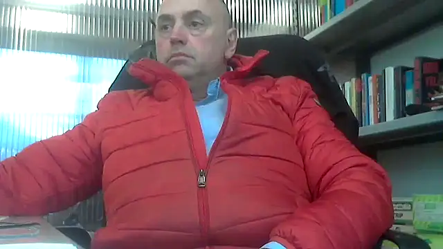 Snapshot of pantomax chatting on 02.19.25 pantomax online show from 02.19.25