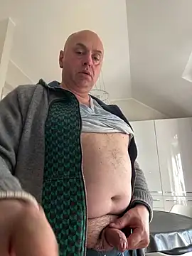 Snapshot of pantomax chatting on 02.27.25 pantomax online show from 02.27.25