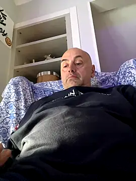 Snapshot of pantomax chatting on 10.10.25 pantomax online show from 10.10.25