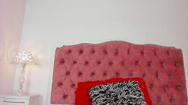 Snapshot of amberlitle chatting on 09.11.25 amberlitle online show from 09.11.25