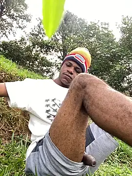 Snapshot of ElNegroRony chatting on 12.11.24 ElNegroRony online show from 12.11.24