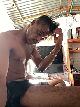 Snapshot of ElNegroRony chatting on 12.25.24 ElNegroRony online show from 12.25.24