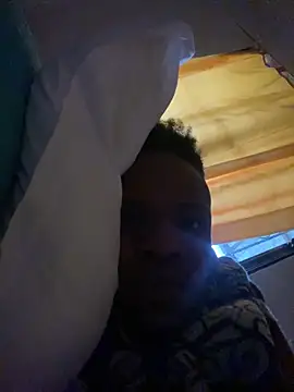 Snapshot of ElNegroRony chatting on 10.16.25 ElNegroRony online show from 10.16.25