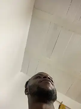 Snapshot of ElNegroRony chatting on 11.10.25 ElNegroRony online show from 11.10.25