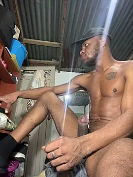 Snapshot of ElNegroRony chatting on 12.17.25 ElNegroRony online show from 12.17.25