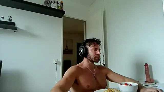 alpha-hunk online show from 04.20.26