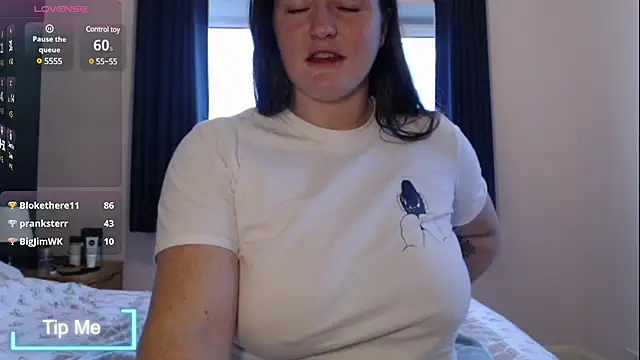 BustyBonnieUK online show from 12.12.24